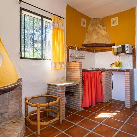 Amazing Cottage In Algatocin With Kitchen Exterior photo