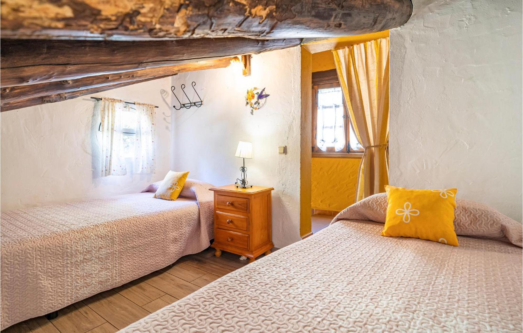Amazing Cottage In Algatocin With Kitchen Exterior photo
